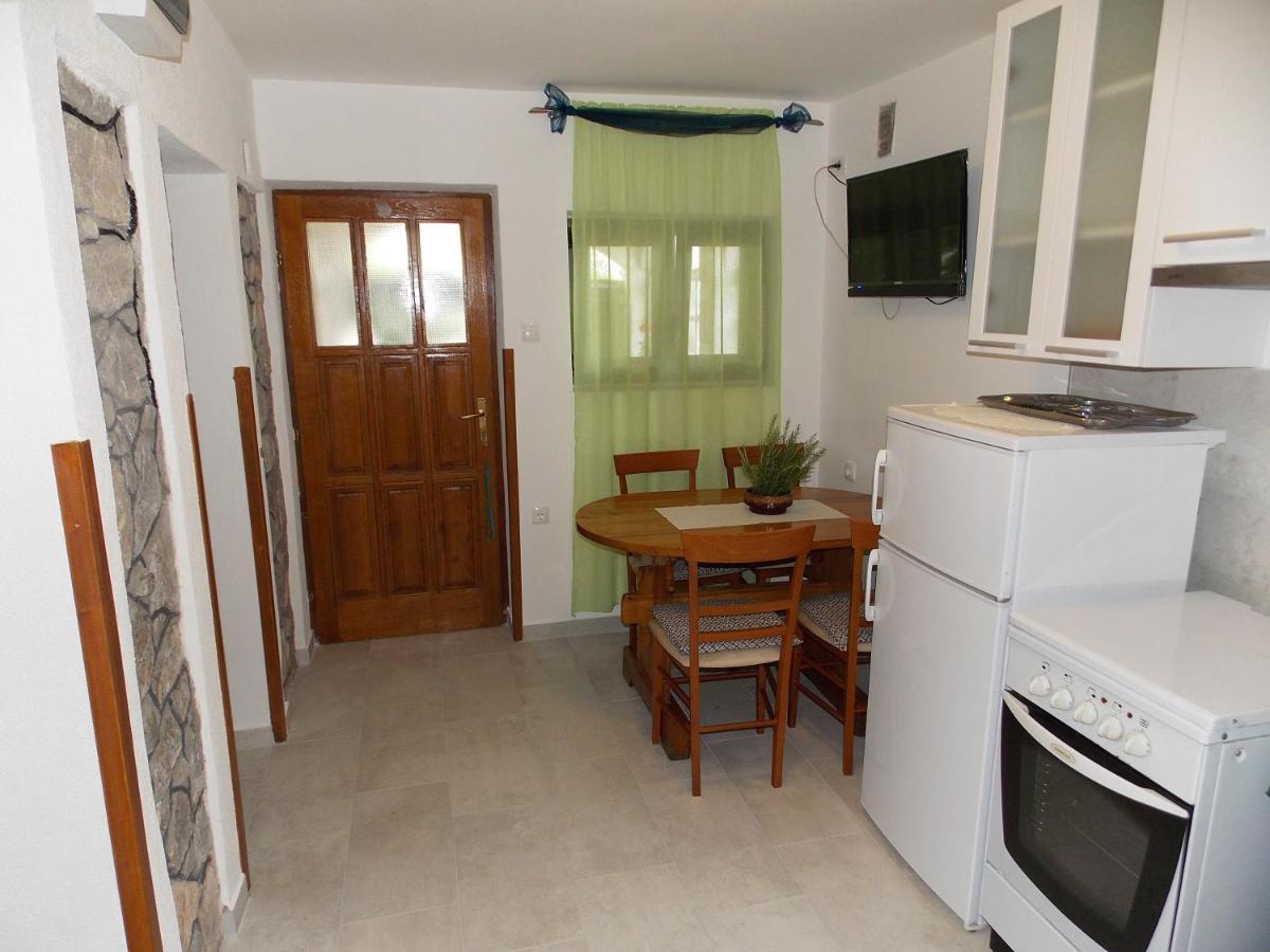 Apartments Miro Kornić Buitenkant foto